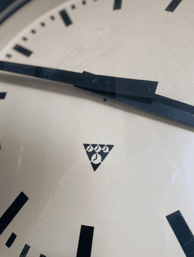 Horloge de gare - PRAGOTRON - République tchèque