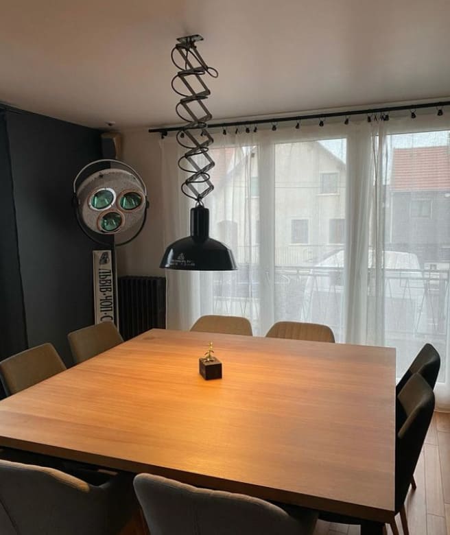 Lampe ciseaux a pantographe accordeon Hongrie Suspension Miz Industrial