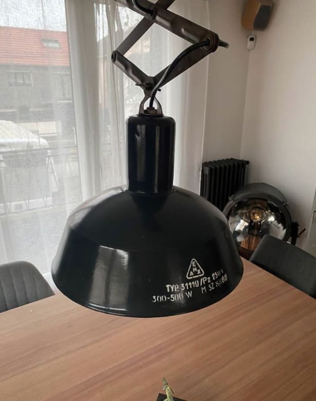 Lampe ciseaux a pantographe accordeon Hongrie Suspension Miz Industrial