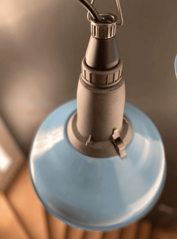 Suspension industrielle soviétique Bleue