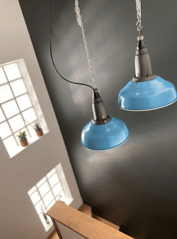 Suspension industrielle soviétique Bleue