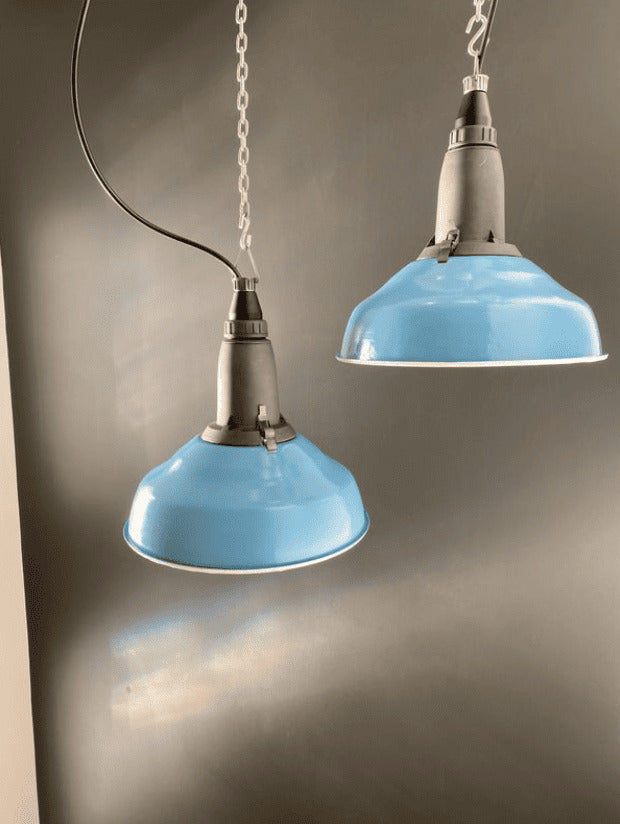 Suspension industrielle soviétique Bleue