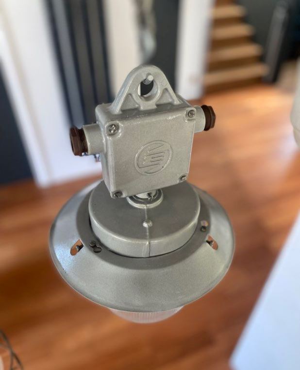Lampe industrielle de chez Elektrosvit - Ex Tchécoslovaquie 🇨🇿 Suspensions Miz Industrial