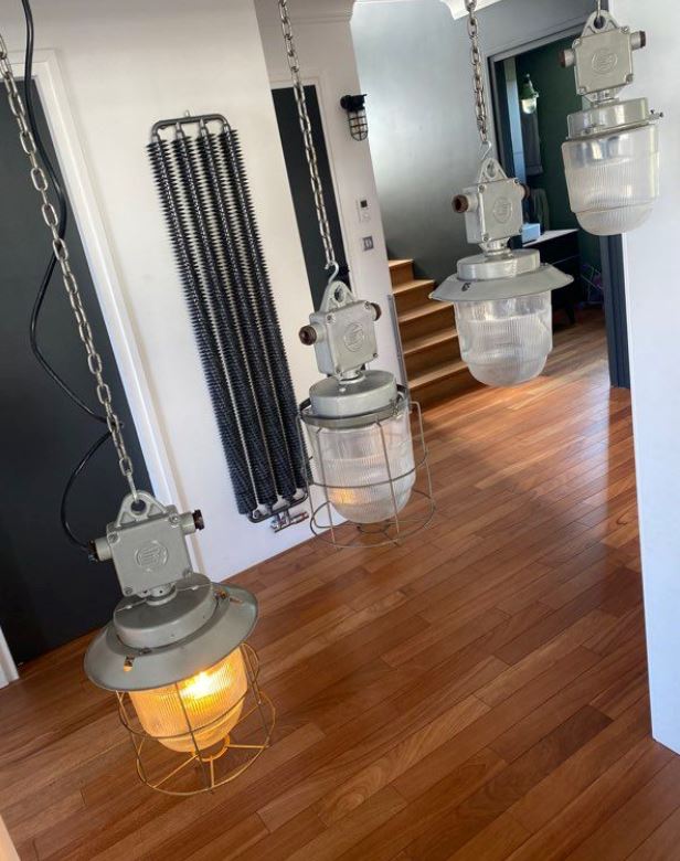 Lampe industrielle de chez Elektrosvit - Ex Tchécoslovaquie 🇨🇿 Suspensions Miz Industrial