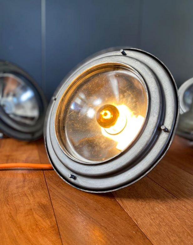 Lampe « industrielle » (de pont de chalutier soviétique en réalité) Appliques Miz Industrial
