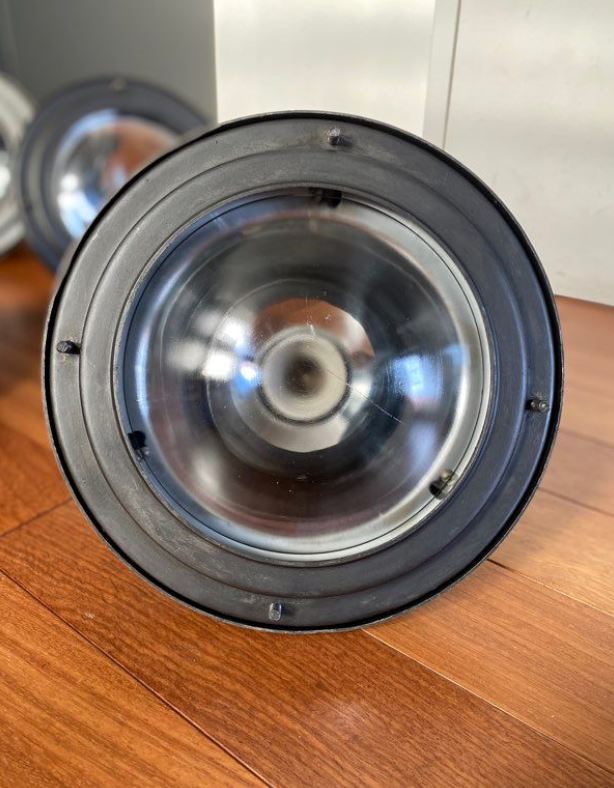 Lampe « industrielle » (de pont de chalutier soviétique en réalité) Appliques Miz Industrial