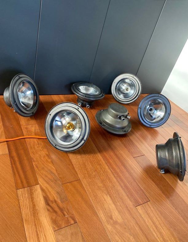 Lampe « industrielle » (de pont de chalutier soviétique en réalité) Appliques Miz Industrial