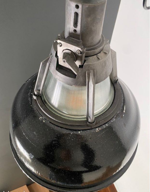 Lampe industrielle NSP20 émaillée (sans verre sous cloche) - Ukraine 🇺🇦 Suspensions Miz Industrial