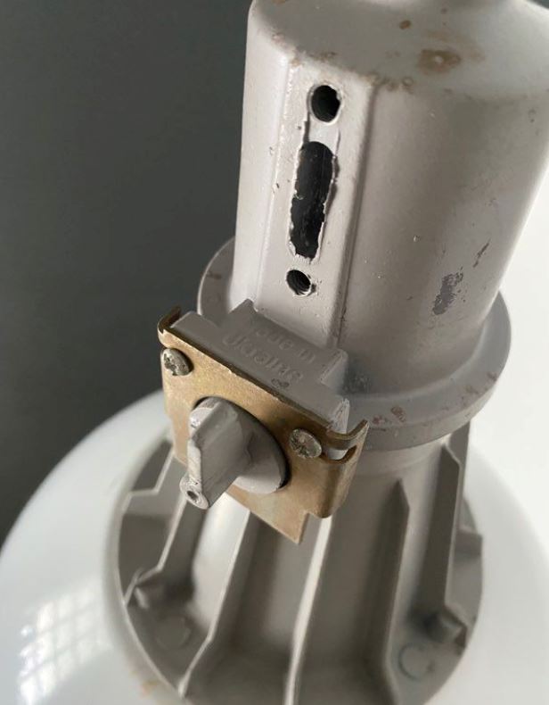 Lampe industrielle NSP20B - Ukraine 🇺🇦 Suspensions Miz Industrial
