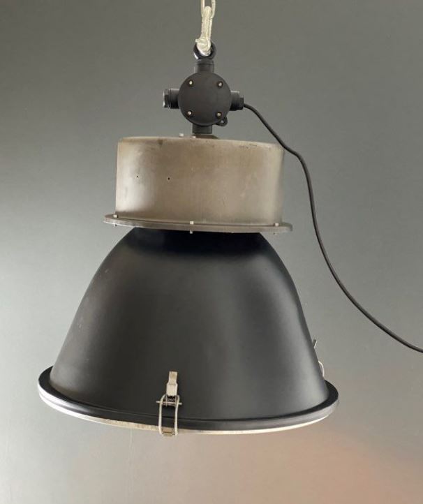 Lampe industrielle - Pologne 🇵🇱 Suspensions Miz Industrial