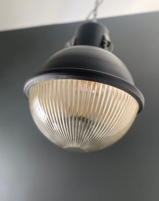 Lampe industrielle Pro250ZD54 - Ukraine 🇺🇦 Suspensions Miz Industrial