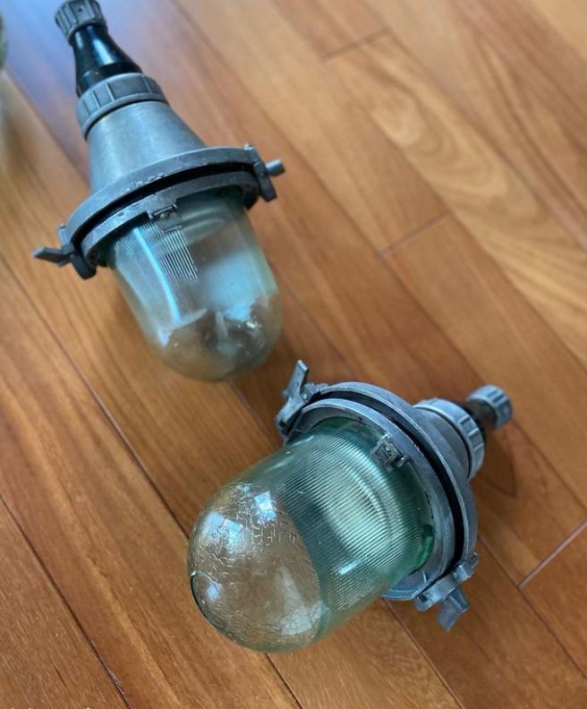 Lampe industrielle soviétique NSP11-100 - version acier Suspensions Miz Industrial
