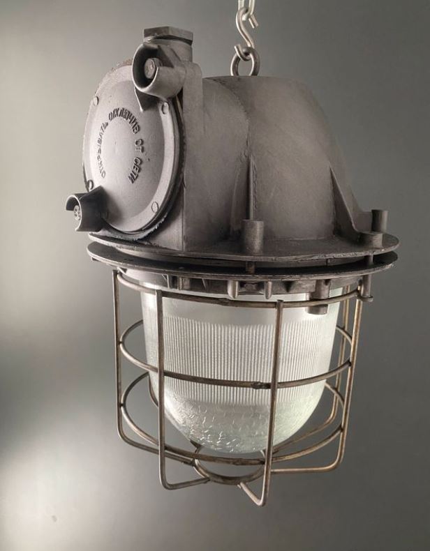 Lampes industrielles soviétiques - Vatra Suspensions Miz Industrial