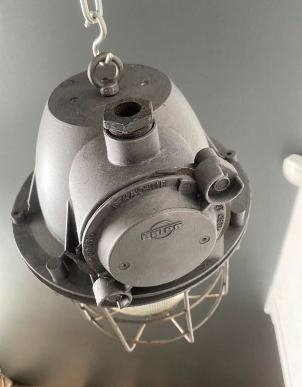 Lampes industrielles soviétiques - Vatra Suspensions Miz Industrial