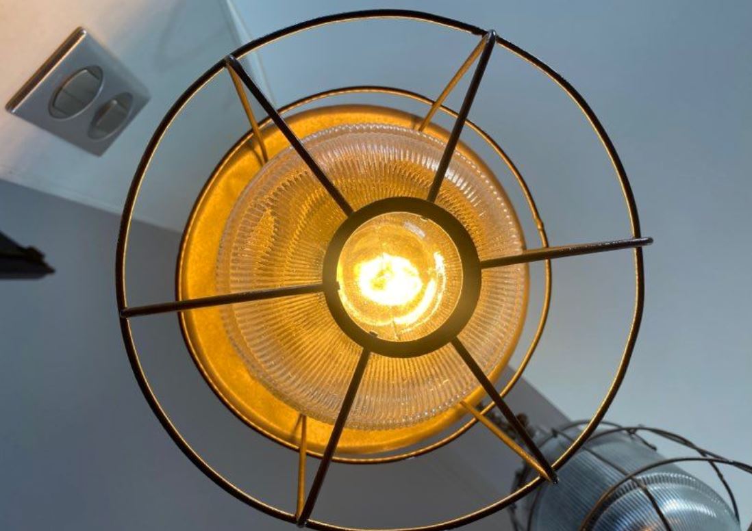 Lampe industrielle de chez Elektrosvit - Ex Tchécoslovaquie 🇨🇿 Suspensions Miz Industrial 