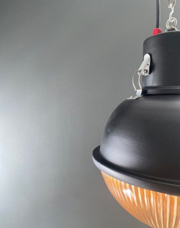 Lampe industrielle Pro250ZD54 - Ukraine 🇺🇦 Suspensions Miz Industrial 